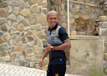 Reinoso aguarda su oportunidad en The Strongest