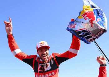 Británico Sunderland gana el Dakar 2022 en motos