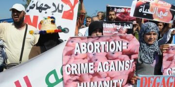 Indignación en Marruecos por muerte de adolescente tras aborto clandestino
