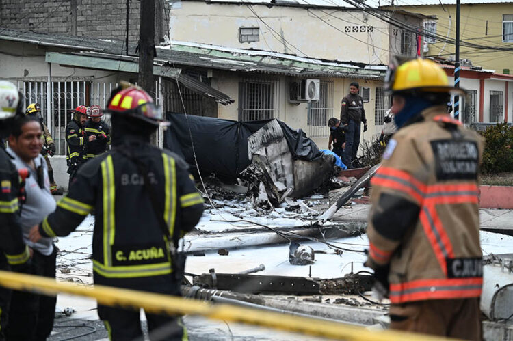 Dos muertos tras estrellarse una avioneta en Guayaquil, Ecuador