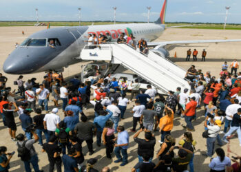 Toma del aeropuerto de Viru Viru