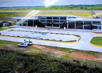 Con una inversión de Bs 44 millones, el Gobierno entregó aeropuerto y viviendas en Guayaramerín