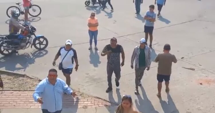 Captura de pantalla de un grupo que amenazaron en la Casa de la Mujer. Foto: Captura RRSS Casa de la Mujer