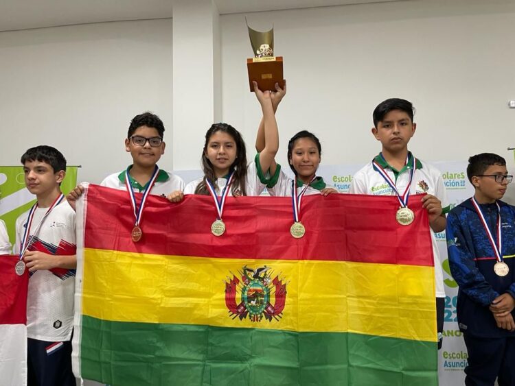 bolivia_oro_ajedrez_juegos escolares