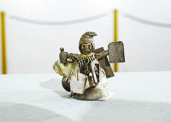 Invitan a artistas a crear obras en miniatura por Alasita