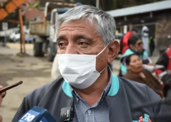 Arias pide al Gobierno analizar ‘sacarnos el barbijo” y apostar por la vacunación antiCOVID-19