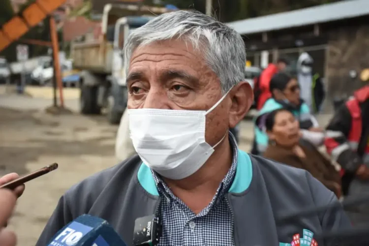 Arias pide al Gobierno analizar ‘sacarnos el barbijo” y apostar por la vacunación antiCOVID-19