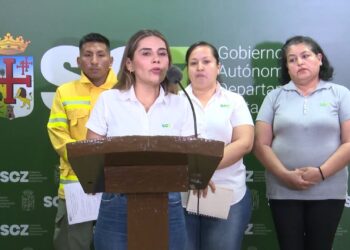 Gobernación cruceña solicita a la ABC maquinaria pesada para combatir los incendios