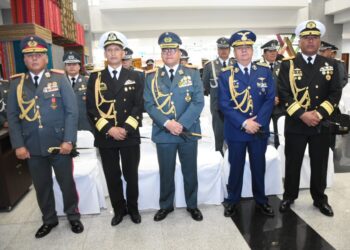 En medio del conflicto en Santa Cruz Arce cambia al Alto Mando Militar