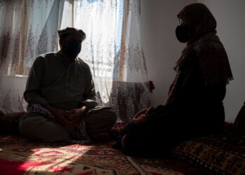 Con el régimen talibán, las jóvenes afganas pasan de ser estudiantes a amas de casa