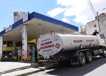 La ANH garantiza combustibles en 11 estaciones de servicio de la Chiquitania