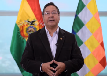 Luego de un duro mensaje a la dirigencia cruceña, Arce promulga la ley del Censo