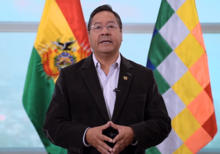 Luego de un duro mensaje a la dirigencia cruceña, Arce promulga la ley del Censo