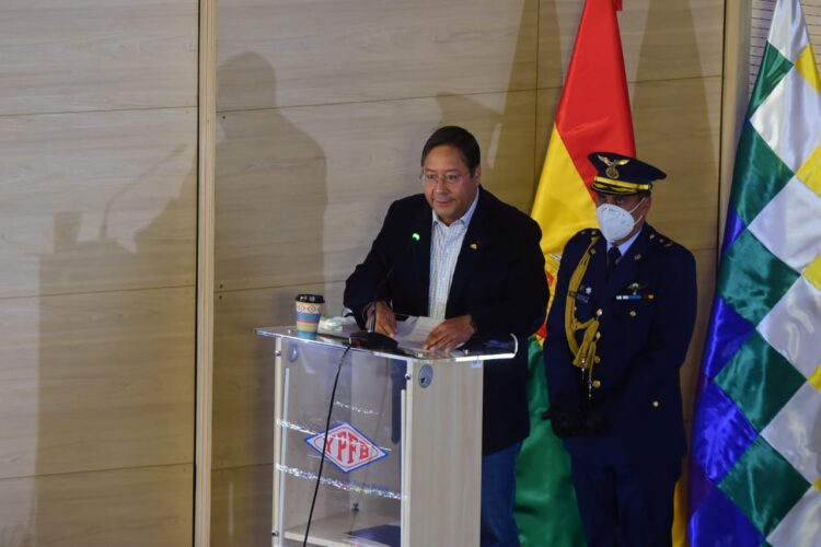Gobierno celebra los 86 años de YPFB con el reto de profundizar la industrialización