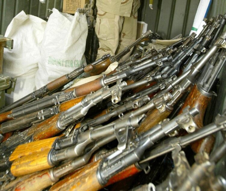 Juez de EEUU desestima demanda de México contra fabricantes de armas