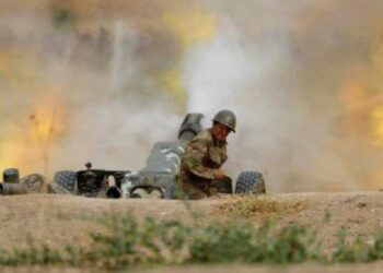 Armenia y Azerbaiyán reportan mortales combates fronterizos