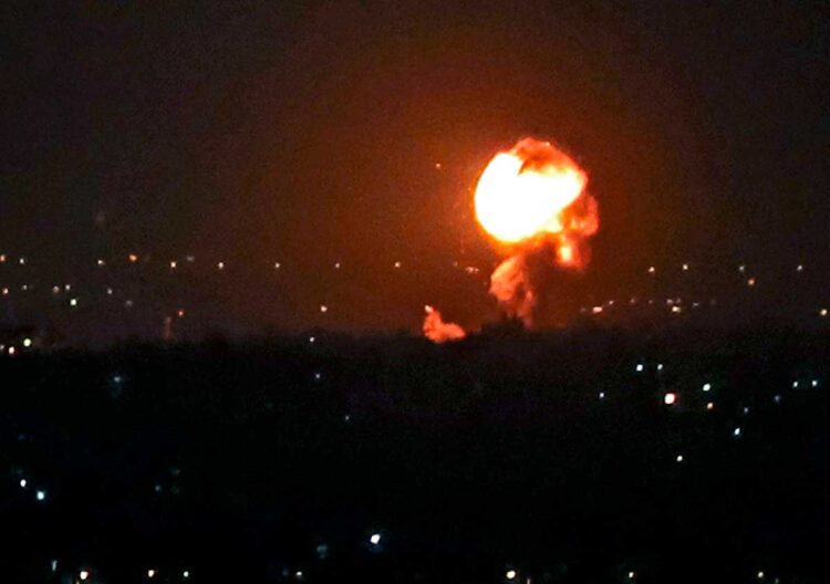 israel_ataca_instalacion_militar_en Gaza.jpg