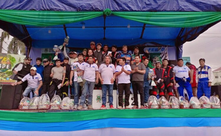 Jhonny Tarqui campeón de automovilismo