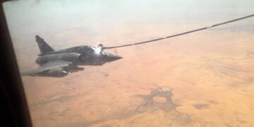 Al menos dos muertos y diez heridos tras estrellarse un avión de combate en Malí