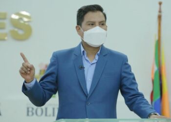 Ministro Jeyson Auza en el reporte epidemiológico 43. Foto: Ministerio de Salud
