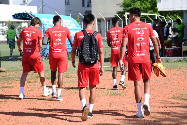 La selección boliviana será cauta y apelará a una línea de cinco