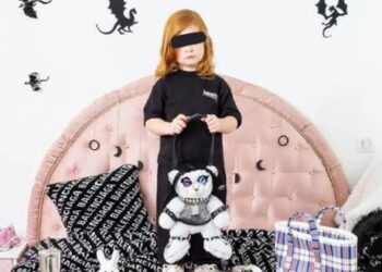 Balenciaga, en el punto de mira tras campaña con niños