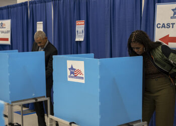 Barack y Michelle Obama votan por adelantado en las elecciones de mitad de mandato e instan a la participación