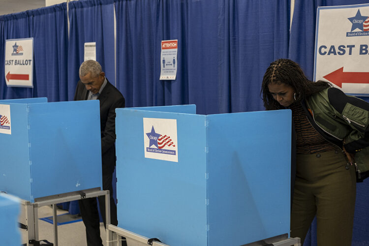 Barack y Michelle Obama votan por adelantado en las elecciones de mitad de mandato e instan a la participación
