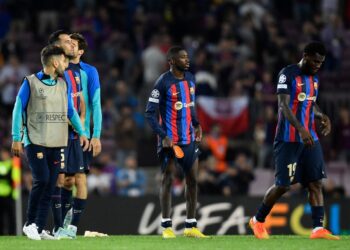 Barcelona empata y está al borde de la eliminación en Champions