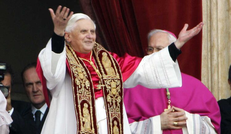 benedicto_vaticano.jpg