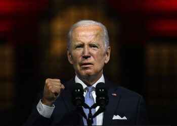 Congresistas demócratas piden a Biden que no expulse a venezolanos