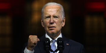 Congresistas demócratas piden a Biden que no expulse a venezolanos