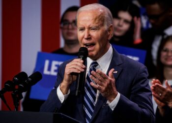 Biden recrimina a Putin que su invasión de Ucrania es 'enfermiza'.