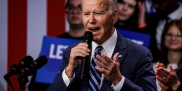 Biden recrimina a Putin que su invasión de Ucrania es 'enfermiza'.