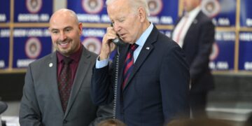 Biden propone a Carolina del Sur como estado en celebrar las primarias.