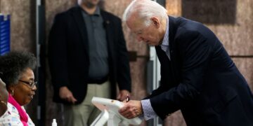 Biden votó en forma anticipada en los comicios de medio mandato
