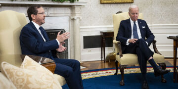 Biden habla con el presidente israelí de los drones iraníes en Ucrania