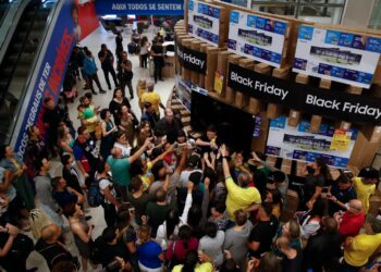 El 'Black Friday' en EEUU ensombrecido por persistente inflación.