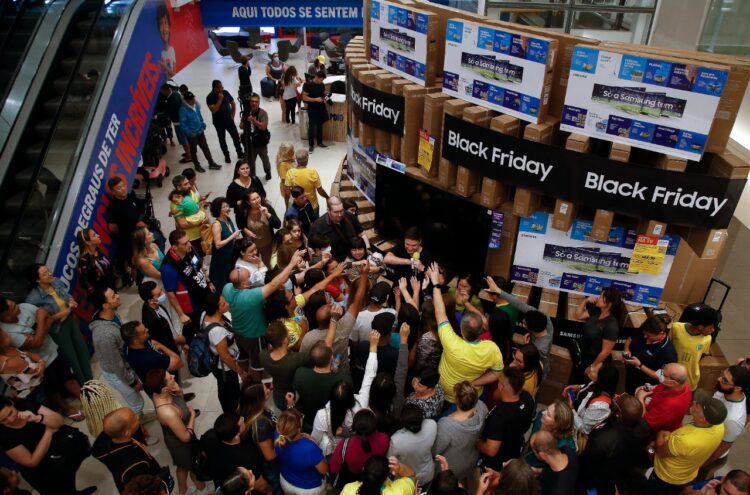 El 'Black Friday' en EEUU ensombrecido por persistente inflación.