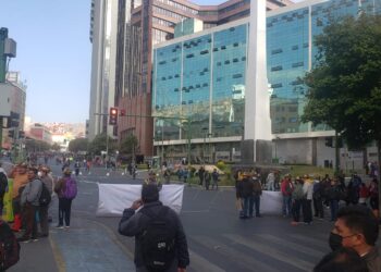 Bloqueo en el Obelisco, en La Paz.