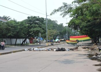 Uno de los puntos de bloqueo en Santa Cruz. Foto: Archivo LR