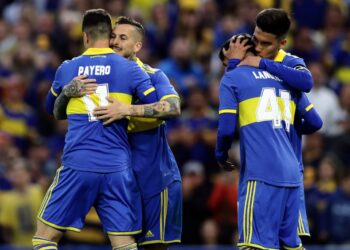 Boca Juniors gana a Sarmiento y sueña con el título en Argentina