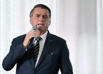 Bolsonaro vuelve a cuestionar la fiabilidad del sistema electoral en Brasil