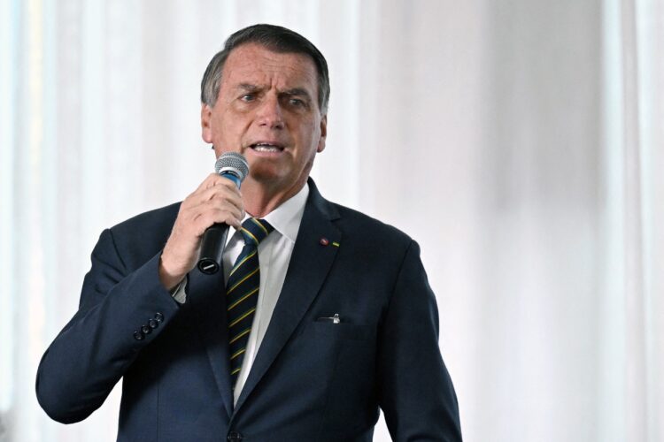 Bolsonaro vuelve a cuestionar la fiabilidad del sistema electoral en Brasil