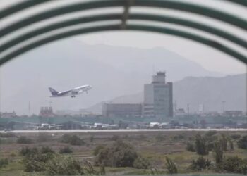 Al menos dos bomberos han fallecido en el Aeropuerto Internacional Jorge Chávez, en la capital peruana de Lima.