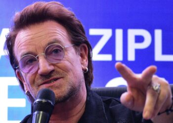 Bono de U2 lanza ‘Surrender’, sus memorias