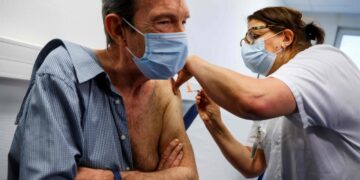 Bruselas autorizó la comercialización de la dosis de refuerzo para de la vacuna contra la COVID-19 del laboratorio Sanofi.
