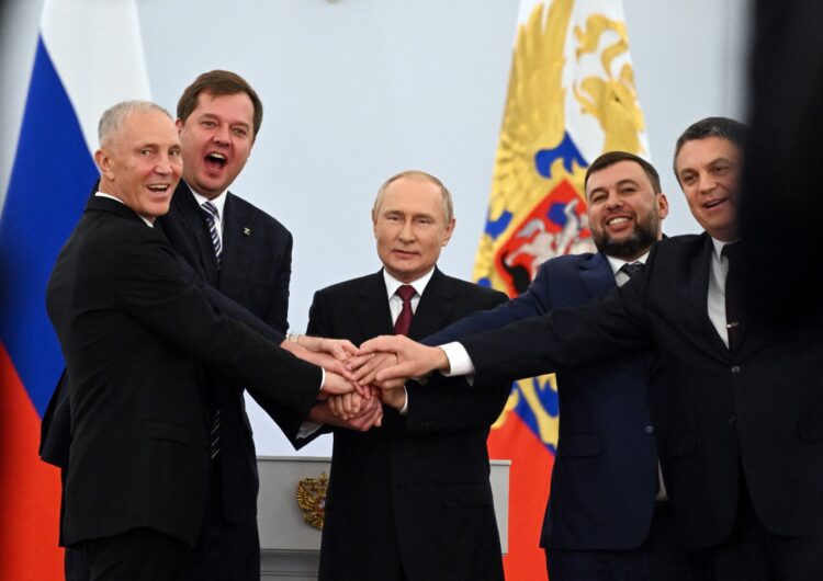 Bruselas dice que anexión anunciada por Putin ‘no cambia nada’: ‘Los territorios ocupados son ucranianos’