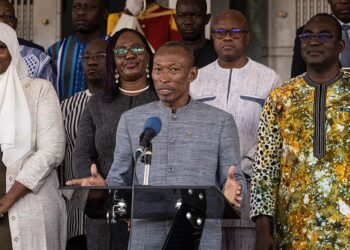Manifestantes piden que las Fuerzas Especiales francesas dejen Burkina Faso en 72 horas