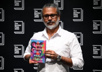 El escritor esrilanqués Shehan Karunatilaka gana el prestigioso Booker Prize